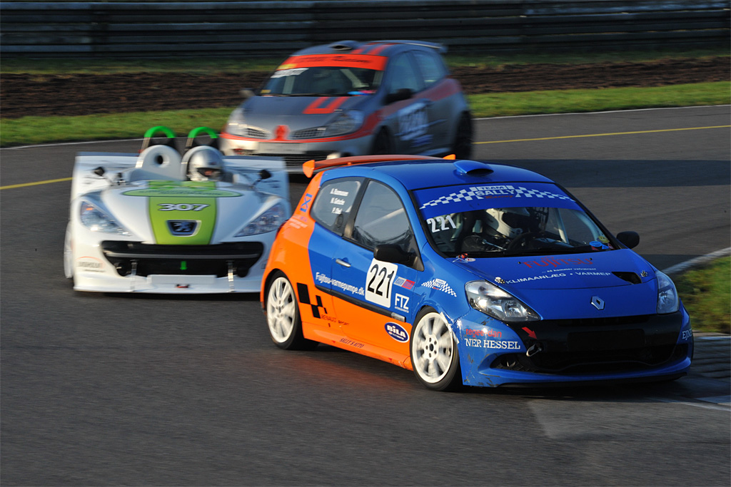 Tre mandskaber som spillede hovedroller, men tabte ved SuperDæk Padborg Prix: 221 Sally Racing, hvis bil endte på taget. 307 Normann Racing, som havde flest pitstops af alle. 287 Horsens Racing, som blev noteret for bl.a. en stop-and-go-straf